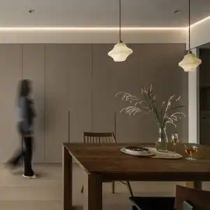 必看重點！如何用實木餐椅打造溫馨空間？ - 图片 90498