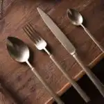 Herdmar 葡萄牙百年餐具 Vintage四件式餐具禮盒 (仿舊金)-30